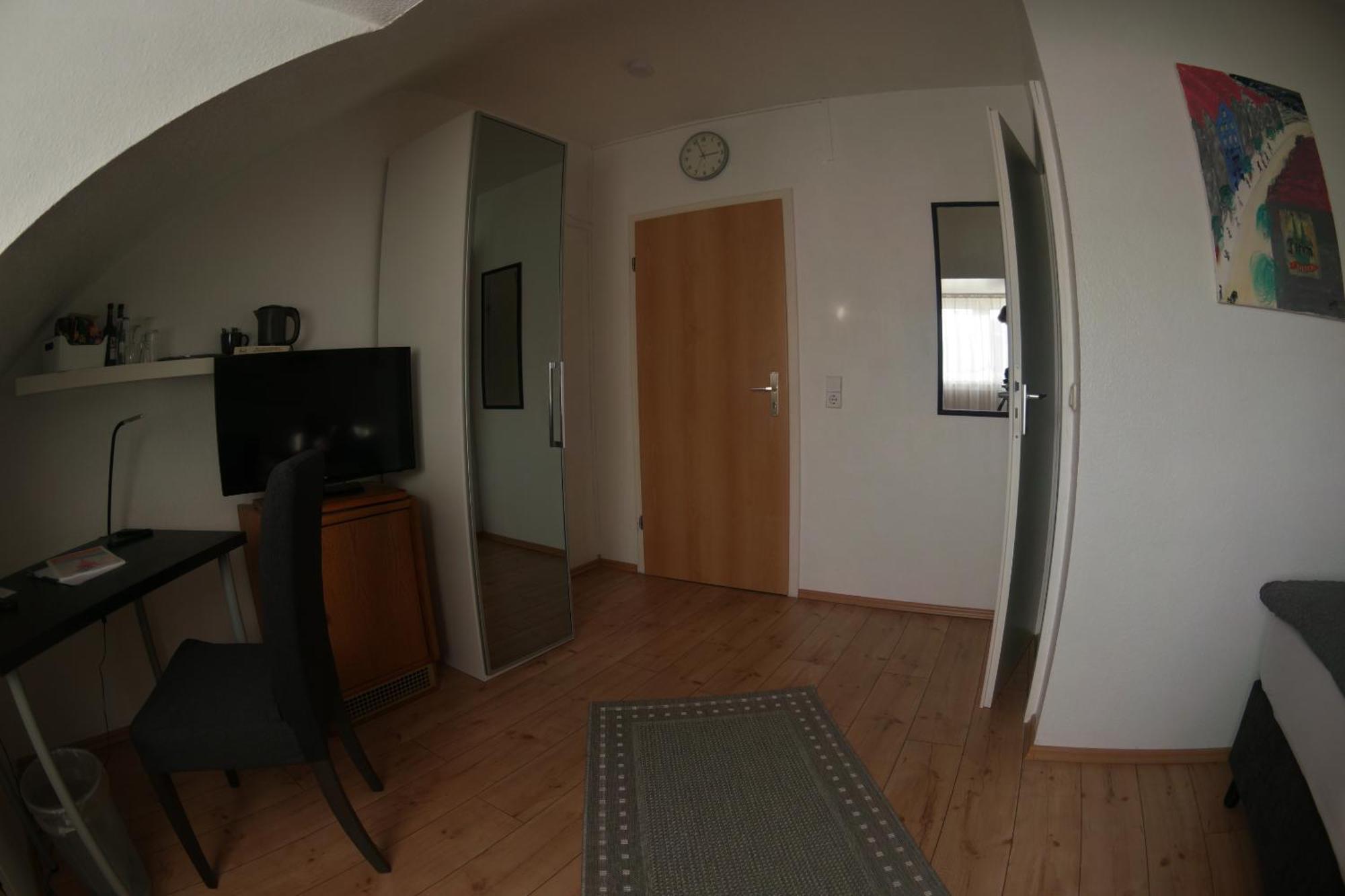 Hotel Merlin Garni Кельн Номер фото