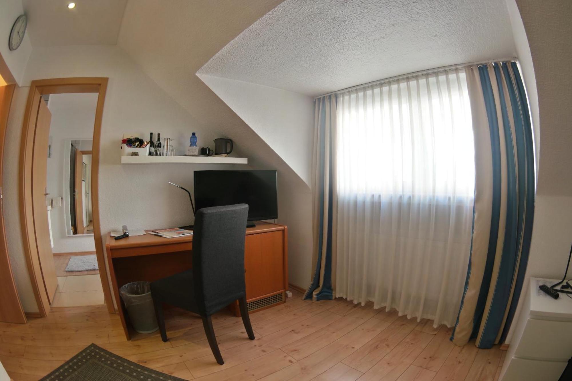 Hotel Merlin Garni Кельн Номер фото