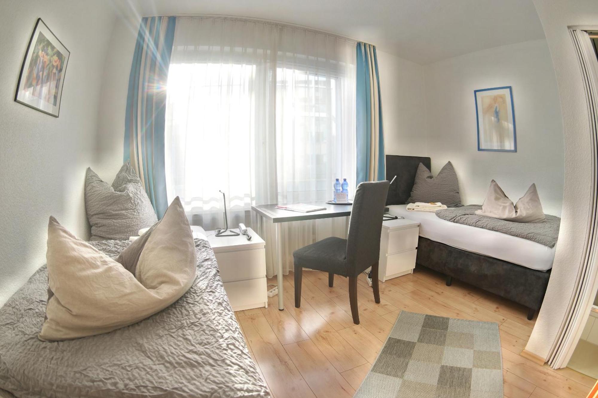 Hotel Merlin Garni Кельн Номер фото